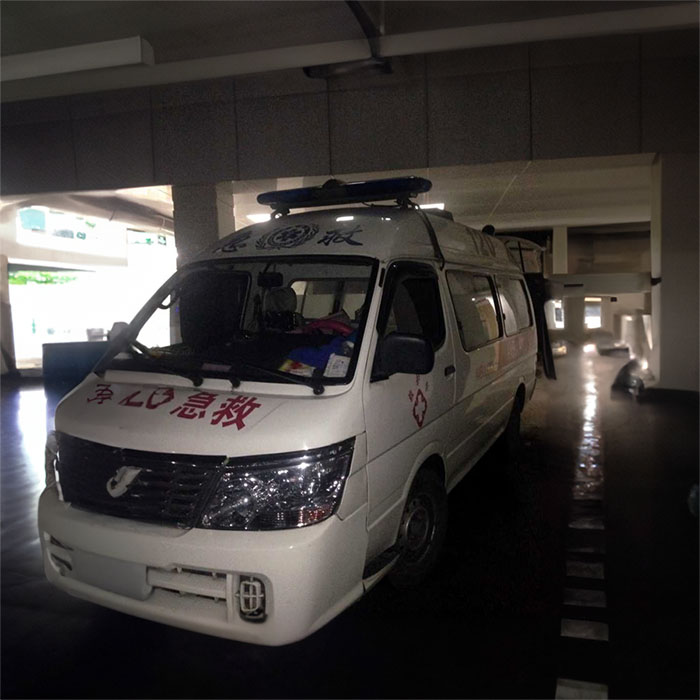 青海大学附属医院租私家救护车转院到黑龙江大兴安岭救护车出租一般多少钱