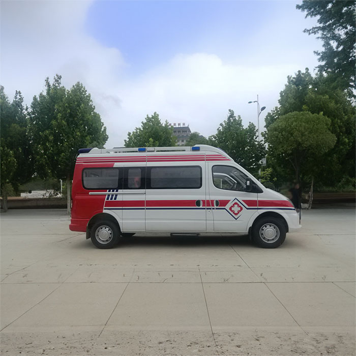 青海省中医院出租急救车护送到青海海东救护车出租多少钱