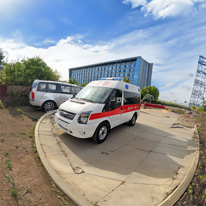 西宁市湟中县中医院出租急救车护送到山东烟台救护车出租车多少钱一公里