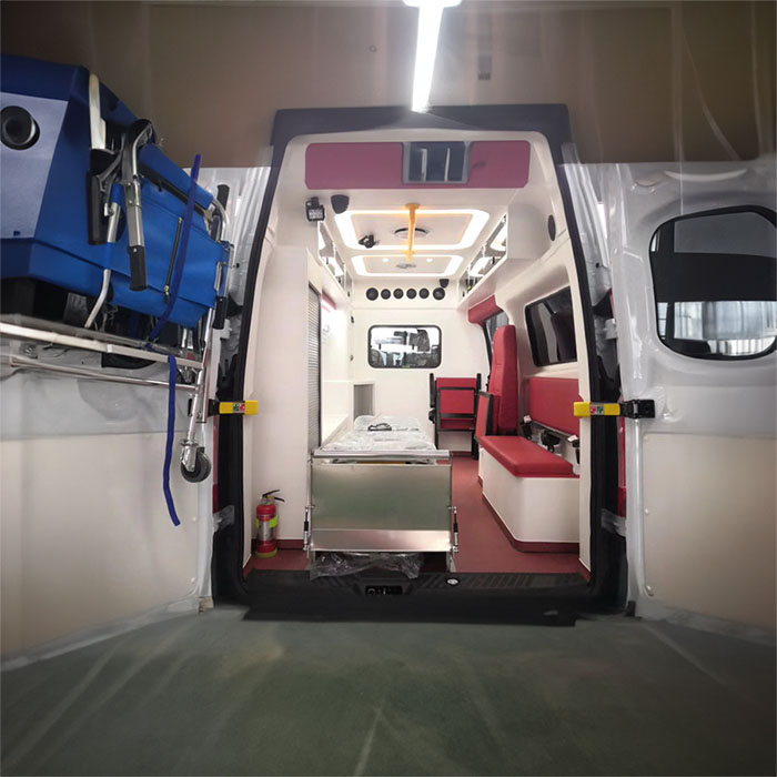 青海大学附属医院预约私人救护车租赁到山东济宁救护车出租价格表多少钱