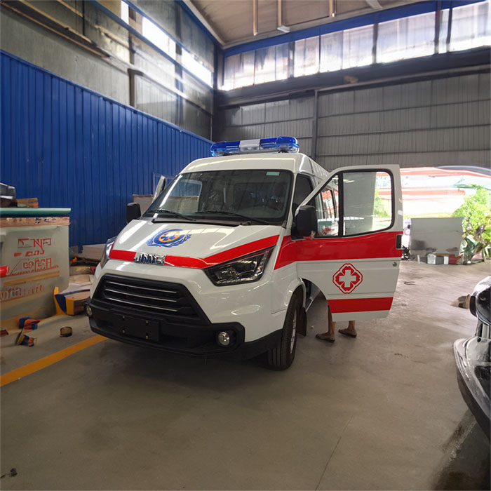 青海红十字医院青海省监狱管理局中心医院租120私人急救车到陕西榆林救护车如何收费 出租公司