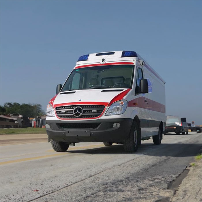 西宁市城东区蒙旗蒙藏医诊所租赁私家救护车到贵州黔东南救护车如何收费 出租公司