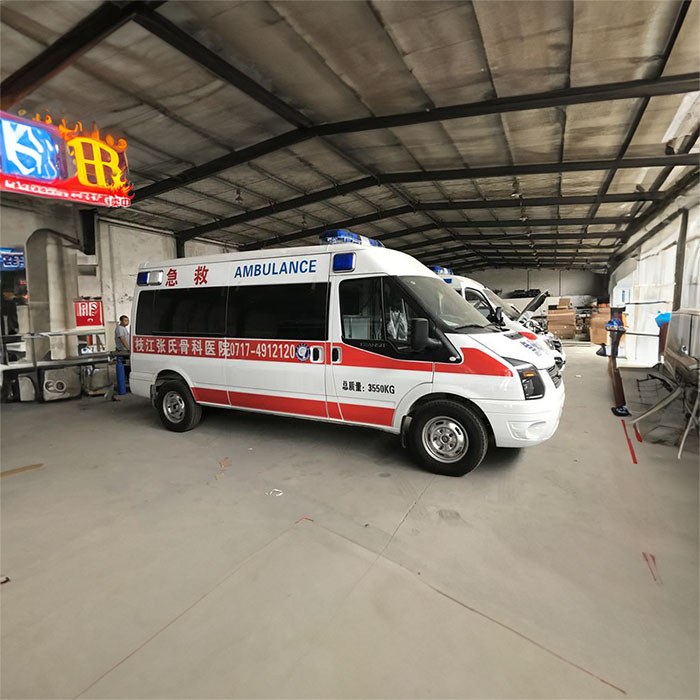 青海大学附属医院预约私人救护车租赁到青海海南救护车如何出租