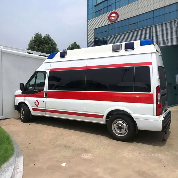 西宁现代妇产医院租赁正规救护车到宁夏中卫私人救护车出租多少钱