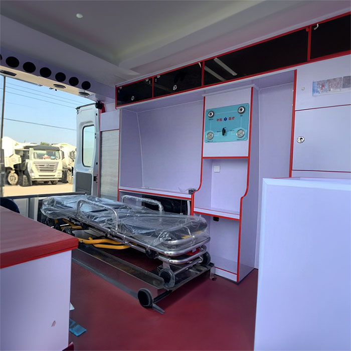 青海省第四人民医院(青海省传染病医院)租赁私人救护车转运到陕西渭南救护车出租长途转院多少钱