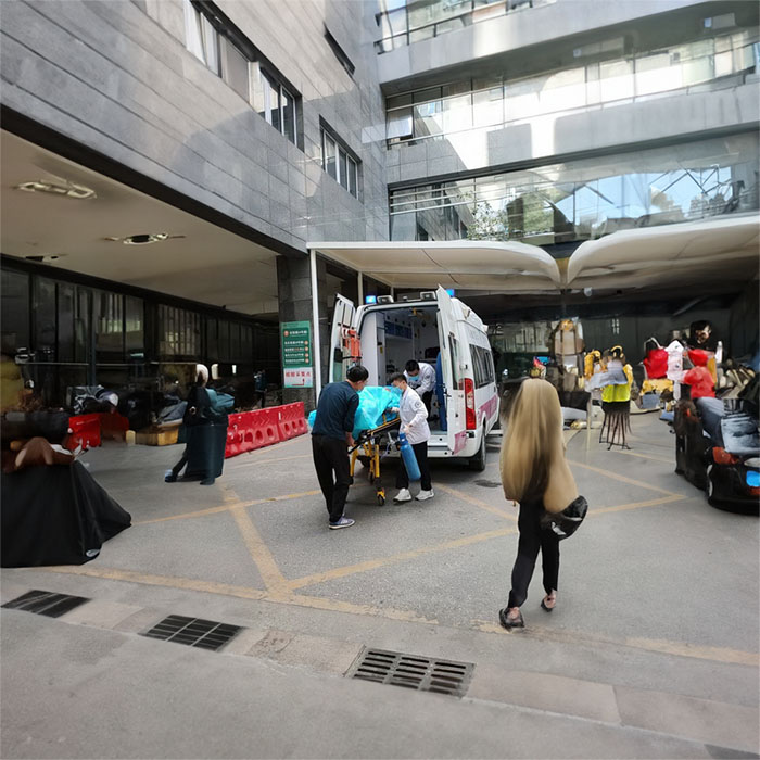 青海省妇产儿童医院私人救护车租赁到西藏阿里出租私人救护车多少钱