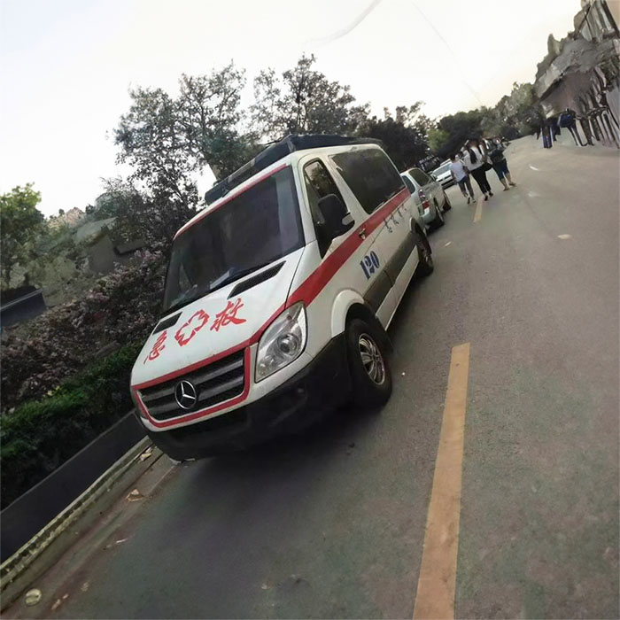 青海省中医院租私人急救车到新疆阿勒泰救护车出租哪个公司好