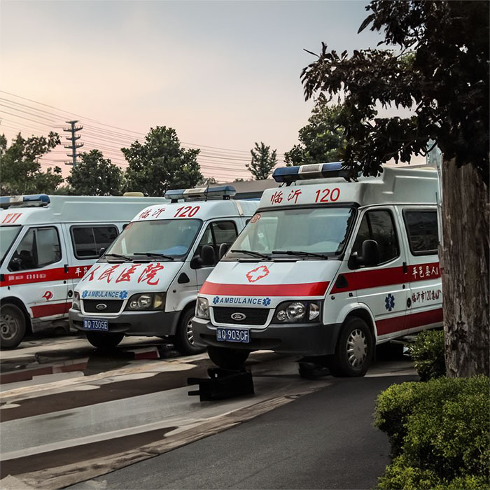 青海省妇产儿童医院租私家救护车转院到黑龙江黑河120救护车出租电话多少