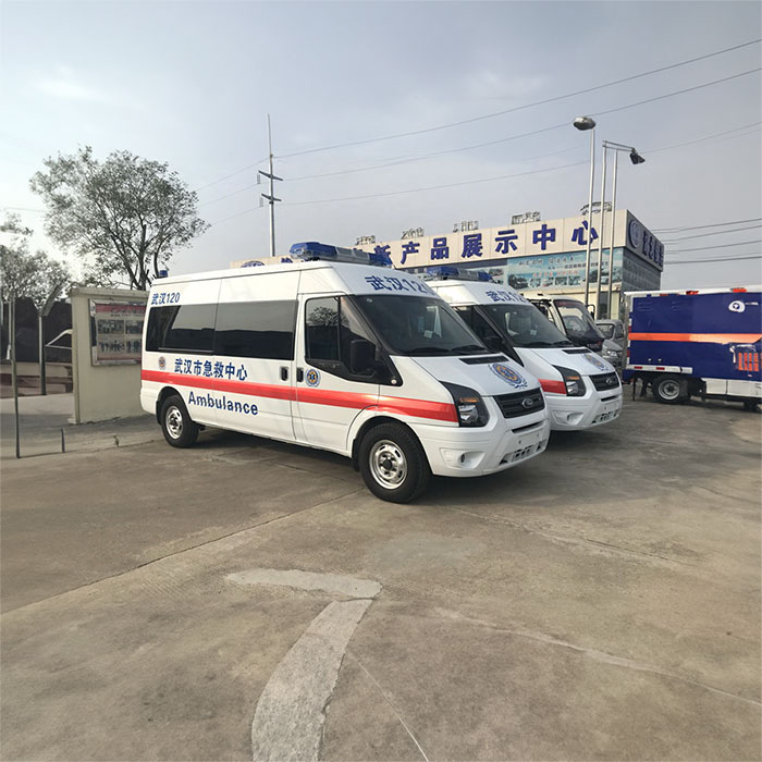 青大附院私人救护车租赁到内蒙古兴安盟跨省120救护车出租多少钱