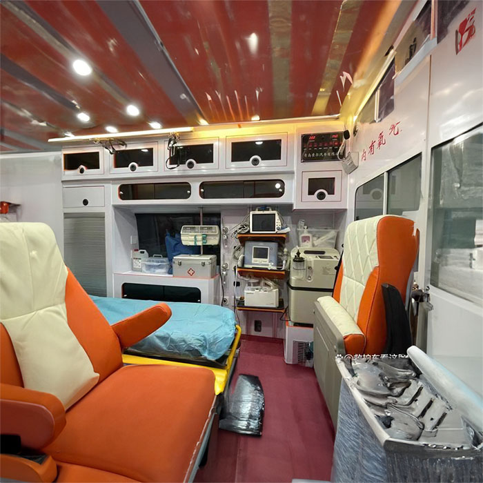 青海红十字医院青海省监狱管理局中心医院租救护车到辽宁铁岭救护车出租每公里多少钱