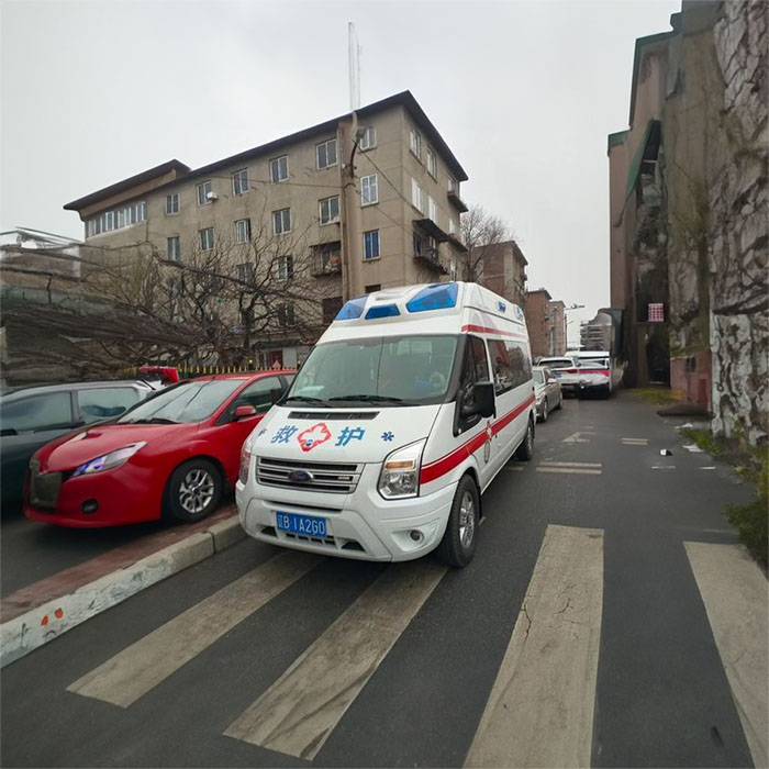 青海省精神卫生防治院租救护车护送到海南保亭黎族苗族自治县救护车出租 多少钱一辆