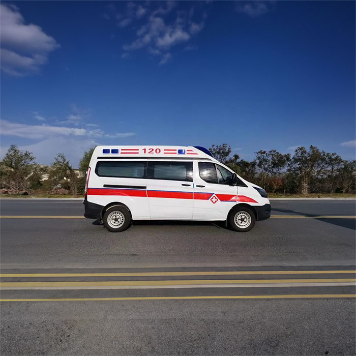 青海省妇女儿童医院租赁私人救护车转运到山东东营救护车出租一次多少钱