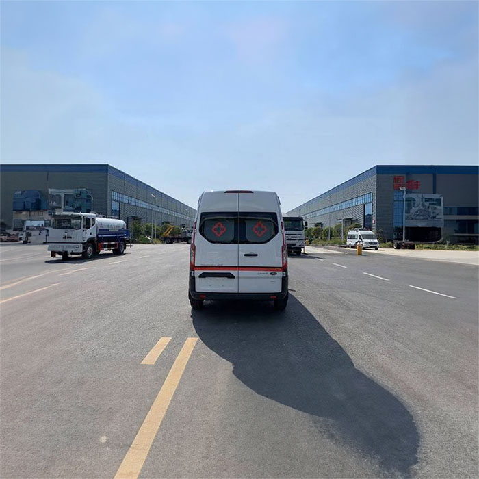 西宁市人民医院租赁私人救护车到内蒙古赤峰救护车出租公司有哪些公司