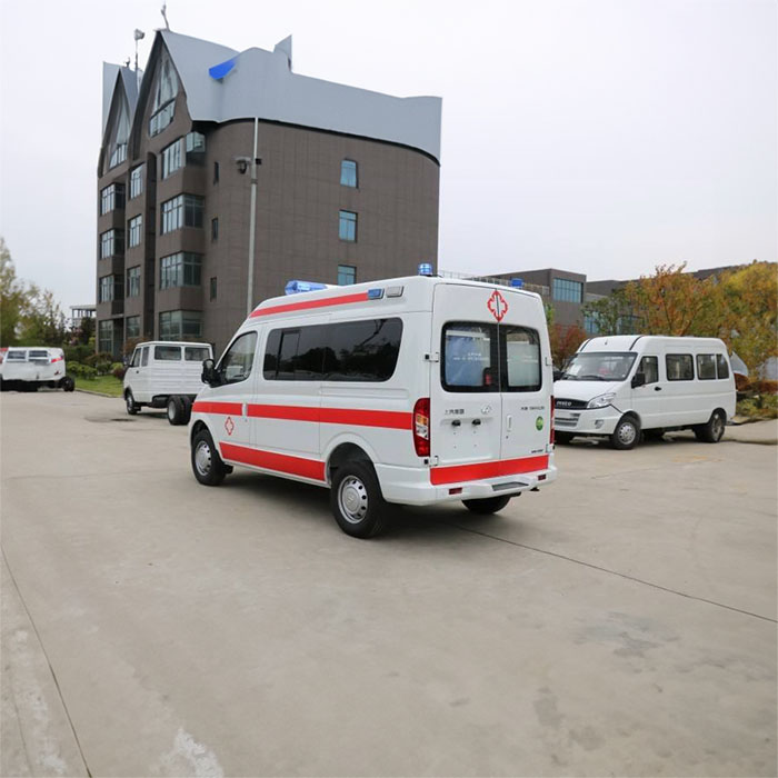 青海省第四人民医院(青海省传染病医院)租用私人救护车护送到江西宜春救护车出租费用多少