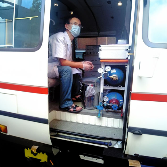 青海省妇产儿童医院租赁私人救护车转运到安徽亳州救护车出租的价格是多少