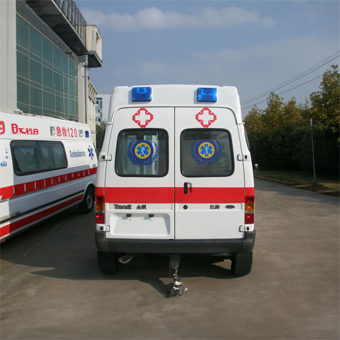 西宁市妇幼保健计划生育服务中心医院租私人急救车到甘肃平凉救护车出租多少钱