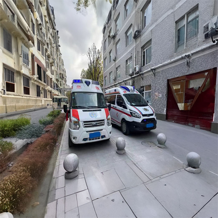 大通县西山西北岔村卫生室租私人救护车到四川资阳救护车出租 电话是多少钱