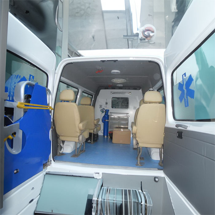 青大附院租私家救护车转院到陕西商洛出租一趟救护车多少钱