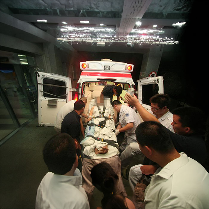 青海省康复医院救护车出租到山西长治救护车出租价格表多少钱