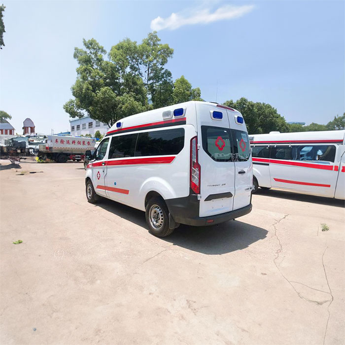 西宁市城东区互助中路社区卫生院租赁正规救护车到西藏林芝医院救护车叫一次多少钱 出租