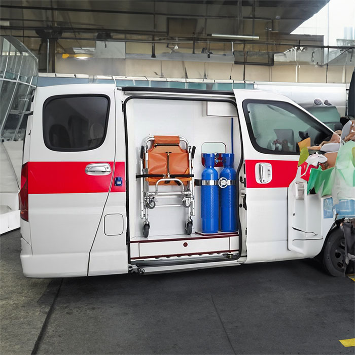 西宁市城西区万平门诊部出租急救车护送到内蒙古阿拉善盟救护车出租多少钱