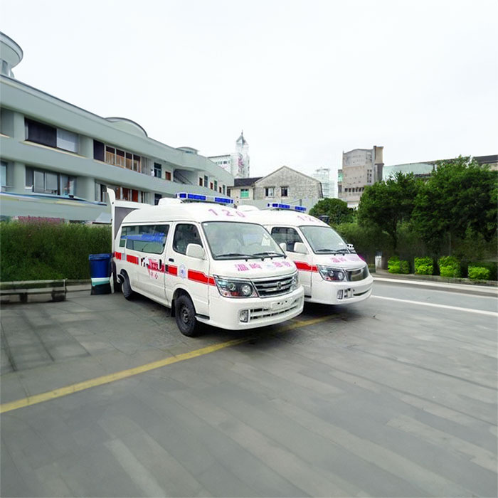 西宁市城西区虎台社区卫生院租赁私人救护车转运到辽宁锦州救护车出租长途多少钱