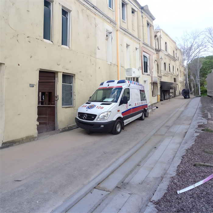 青海省人民医院租赁私家救护车转院到安徽黄山专业救护车出租电话多少