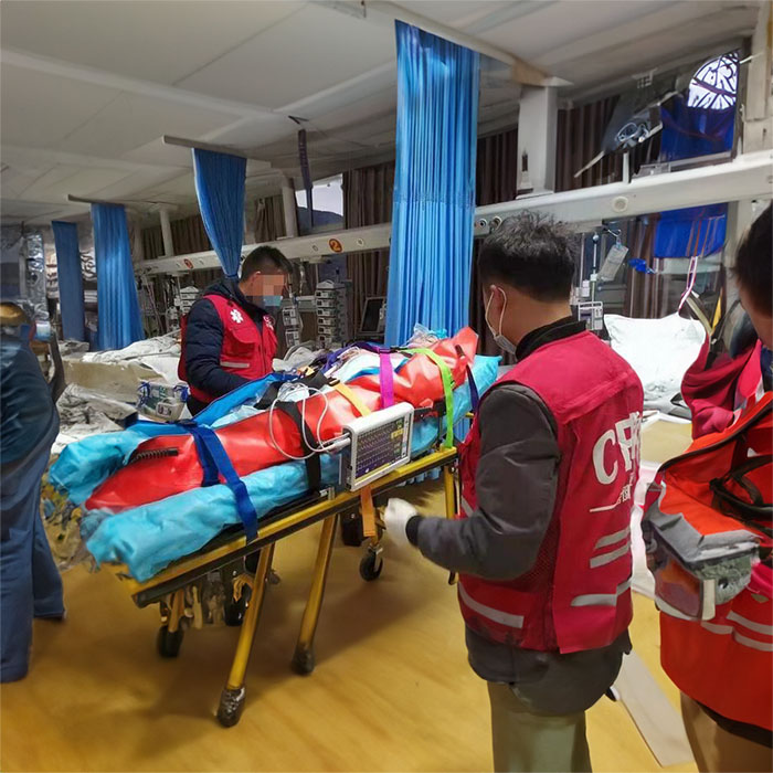 西宁市湟中县中医院出租急救车护送到江西西宁哪里有救护车出租