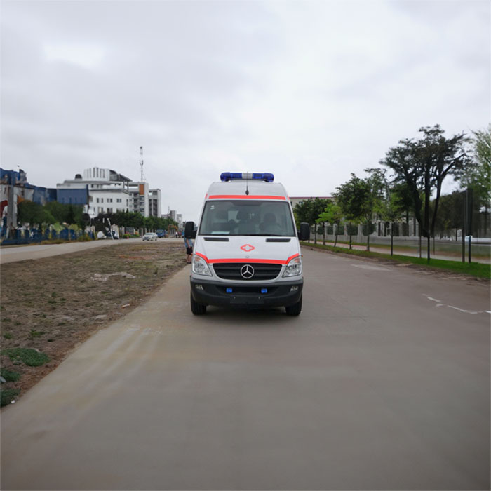 西宁市城中区仓门街社区卫生院租私人救护车转院到广东湛江跨省救护车出租哪个好