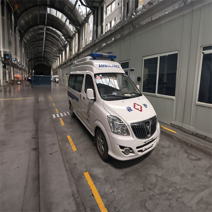 西宁市城中区新青村卫生室租赁私人救护车转运到四川泸州医院救护车出租是多少钱一公里