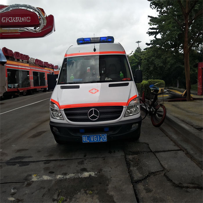 青海省康复医院租救护车护送到新疆石河子救护车出租 多少钱一辆