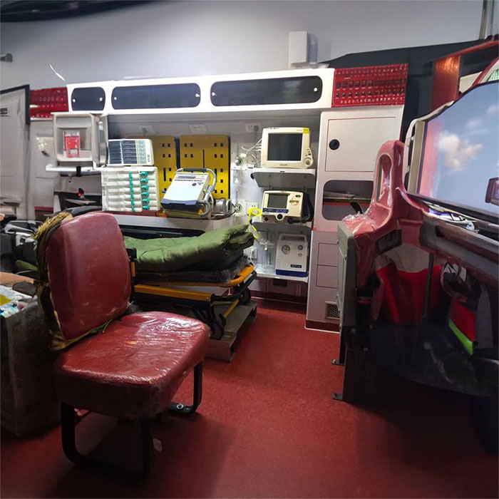 青海红十字医院青海省监狱管理局中心医院租赁私家救护车转院到甘肃兰州哪里有救护车出租