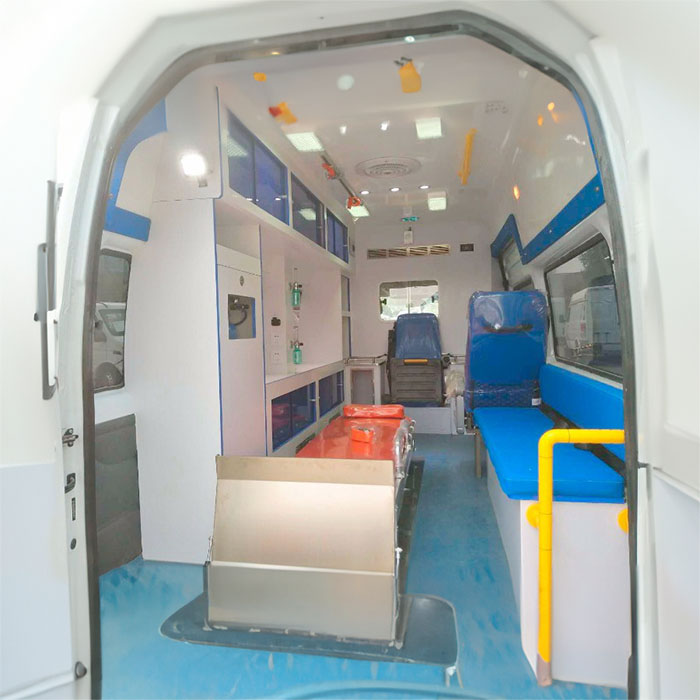 青海西宁红十字医院租私家救护车转院到湖北天门救护车长途出租多少钱一公里