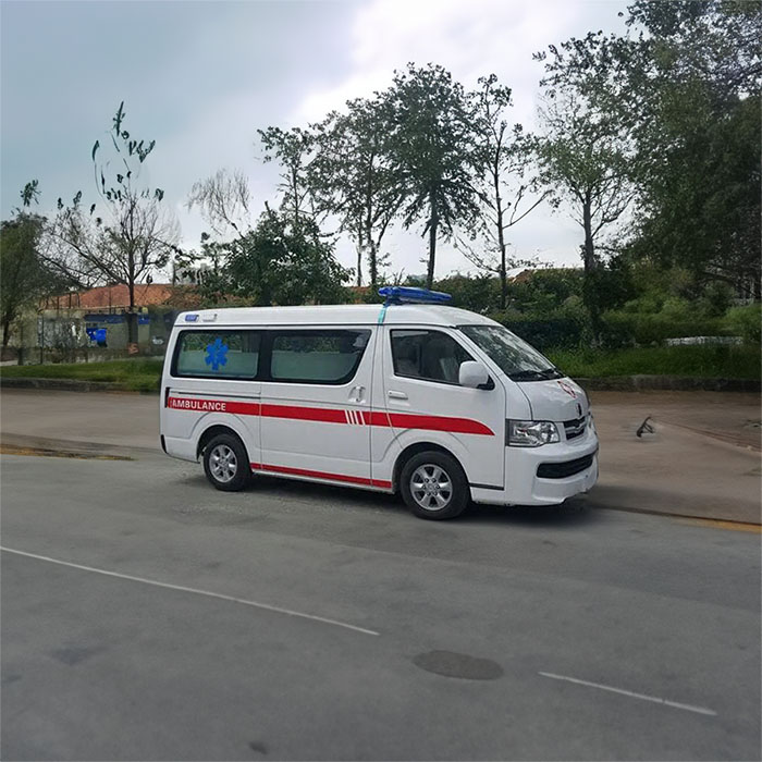 青海省西宁交通医院租用私人救护车到湖北宜昌救护车出租收费多少