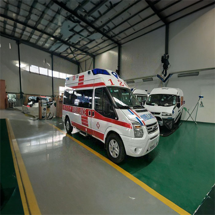 西宁永昌中西医结合门诊部租私家救护车转院到新疆铁门关救护车出租价格多少