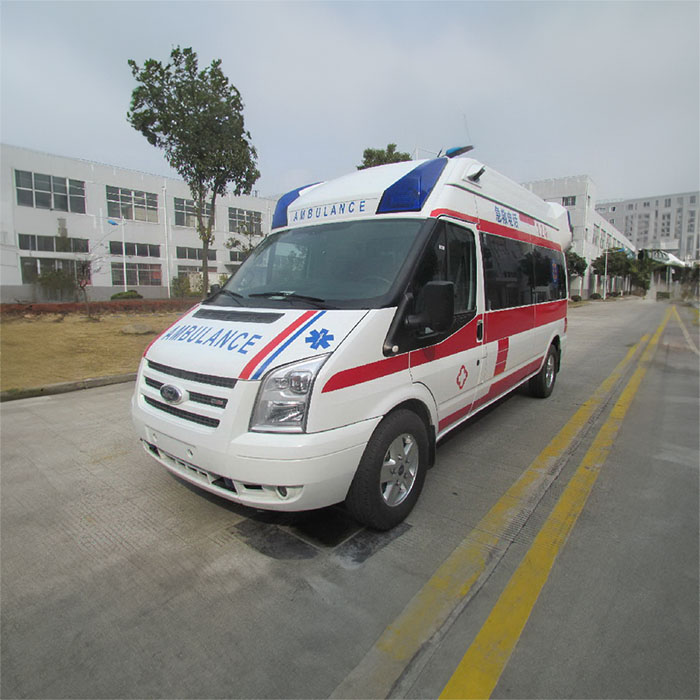 西宁东方医院租用私人救护车护送到新疆伊犁救护车如何转运休克病人出租