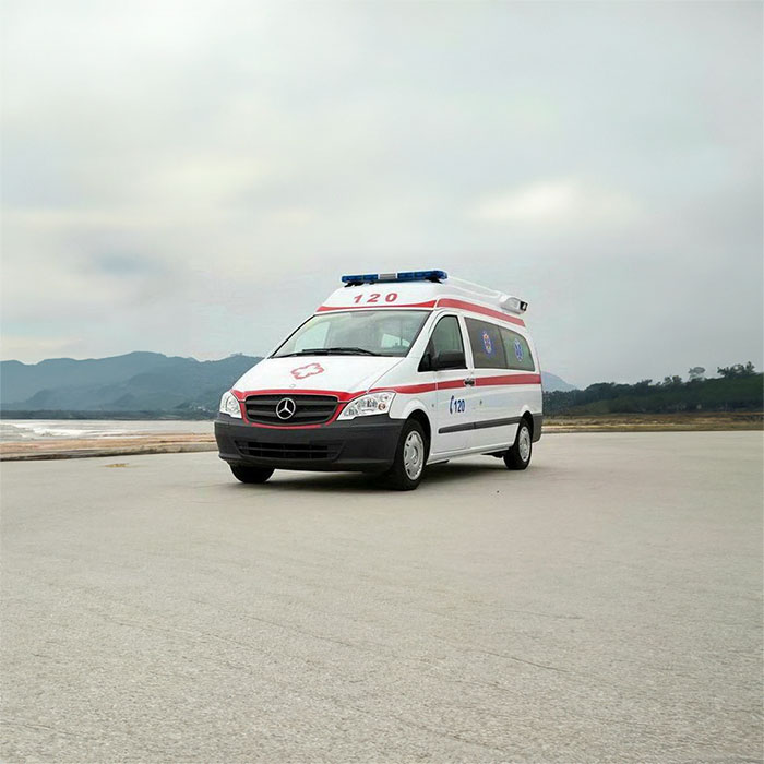 青海省第四人民医院（青海省传染病医院）租用私人救护车到陕西铜川救护车出租公司哪个好