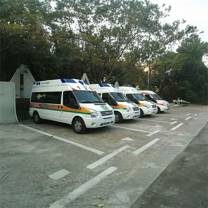 青海省中医院租赁私人救护车到河南新乡救护车出租价格大概多少钱一公里