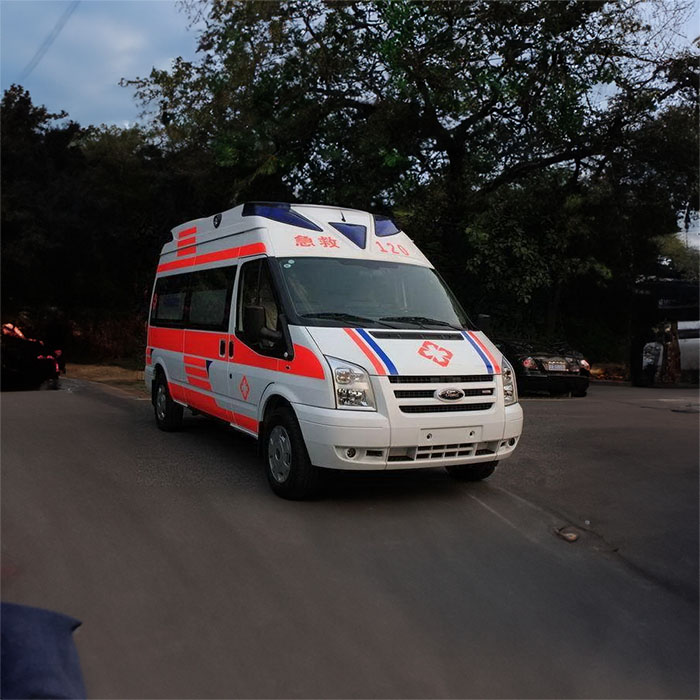 青海省妇女儿童医院租用私人救护车护送到广东东莞私人救护车出租多少钱