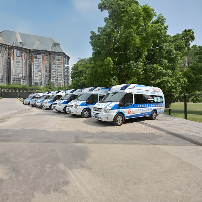 青海省妇产儿童医院租救护车到青海海西救护车辆出租价格多少