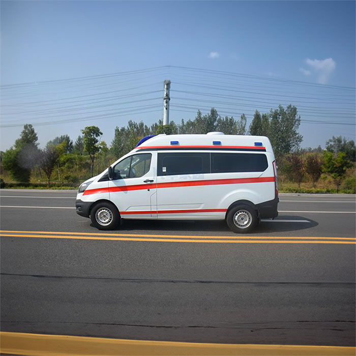 青海省第三人民医院租私人救护车转院到新疆石河子正规救护车出租哪个公司好