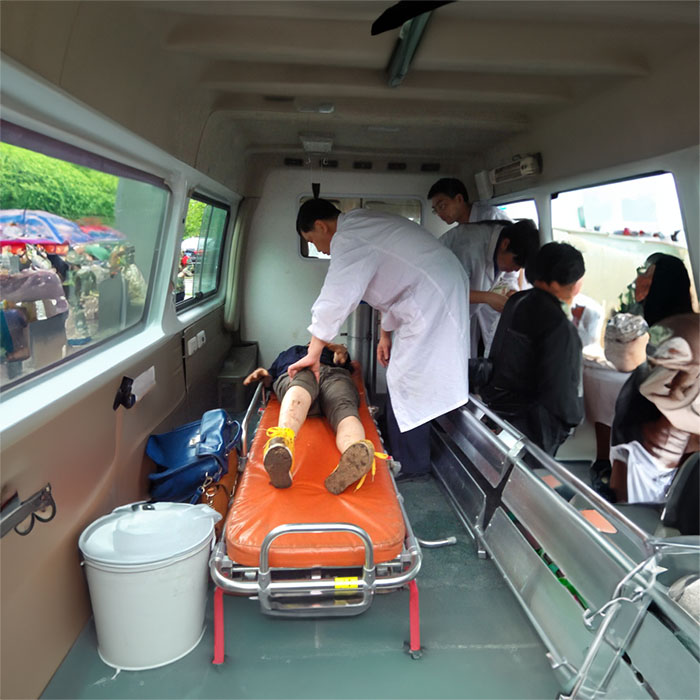 青海省西宁东方男科医院出租急救车护送到四川雅安救护车出租电话多少