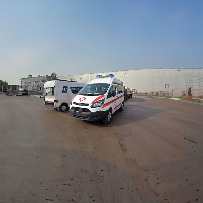 青海省精神卫生防治院租120私人急救车到新疆博尔塔拉救护车出租一般多少钱一辆