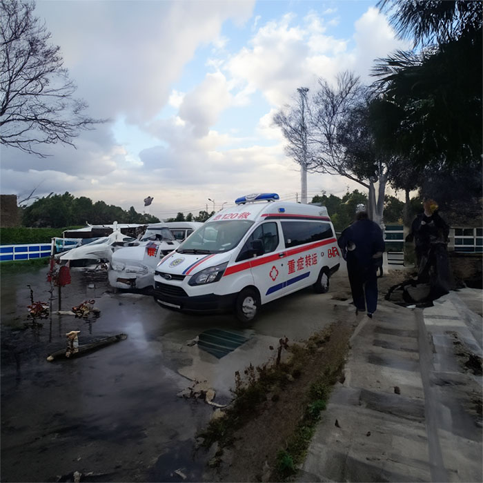 青海西宁众友健康医疗医院租赁私人救护车转运到河南漯河救护车一般在哪里出租