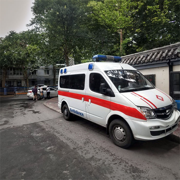 西宁市人民医院救护车出租到河北秦皇岛救护车出租租赁费用是多少