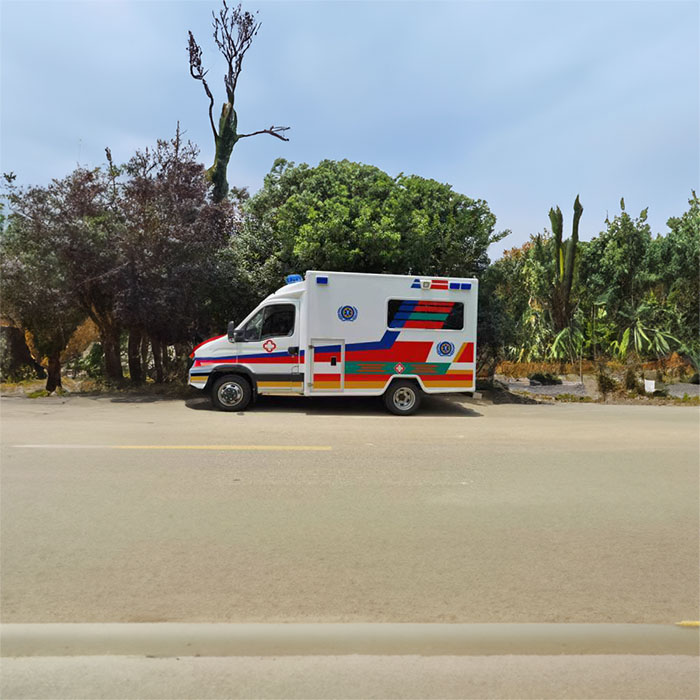 西宁大通回族土族自治县人民医院租私家救护车转院到辽宁辽阳救护车出租转院多少钱