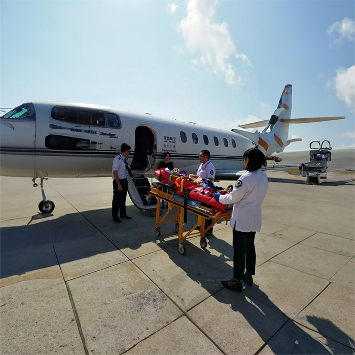 青海省第四人民医院（青海省传染病医院）预约私人救护车租赁到辽宁本溪救护车出租哪个网站好