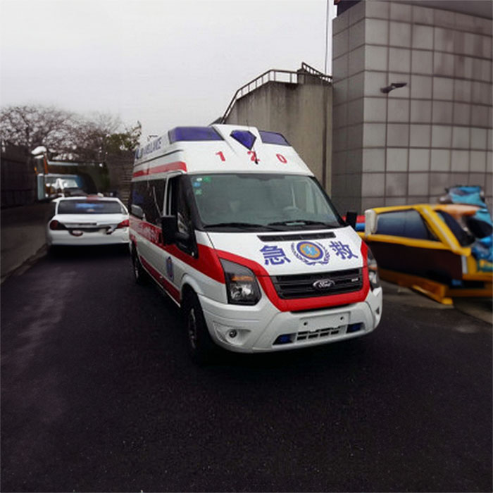 中国人民医院第四医院租用私人救护车护送到新疆伊犁哪里个体出租救护车便宜