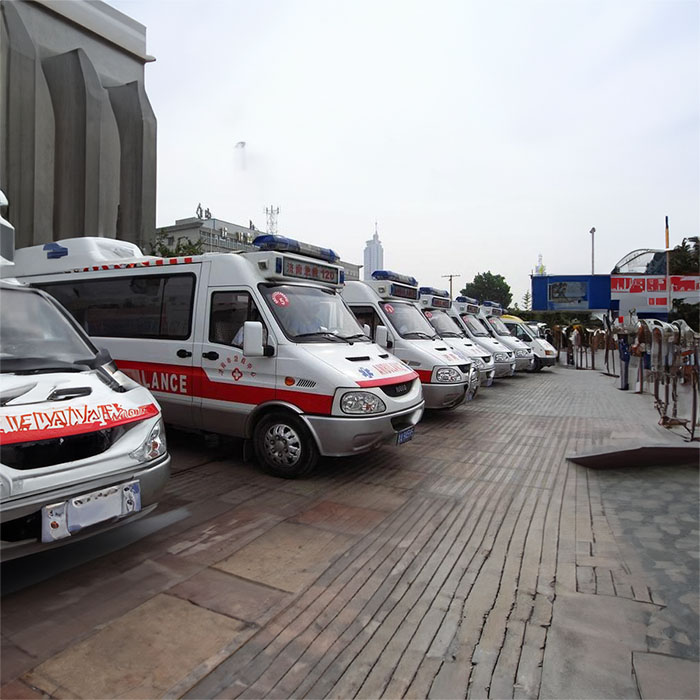 中国人民青海医院租用私人救护车到新疆昆玉哪里有长途救护车出租公司