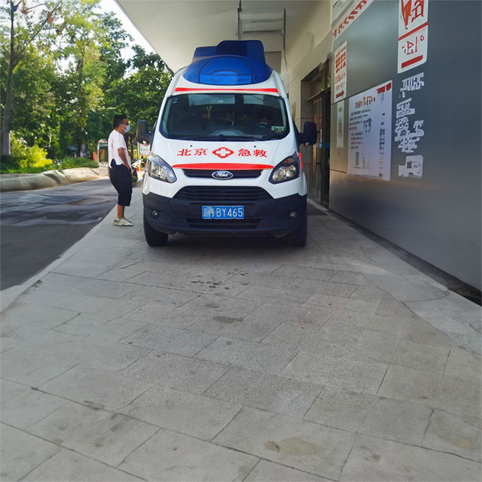 青海红十字医院青海省监狱管理局中心医院租私人救护车转院到新疆铁门关私人救护车出租怎么样